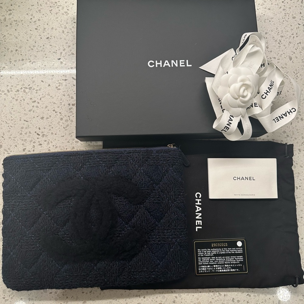 Chanel clutch bag tweed with CC NIB ID card, dustbag, ribbon, camelia 11x8x1